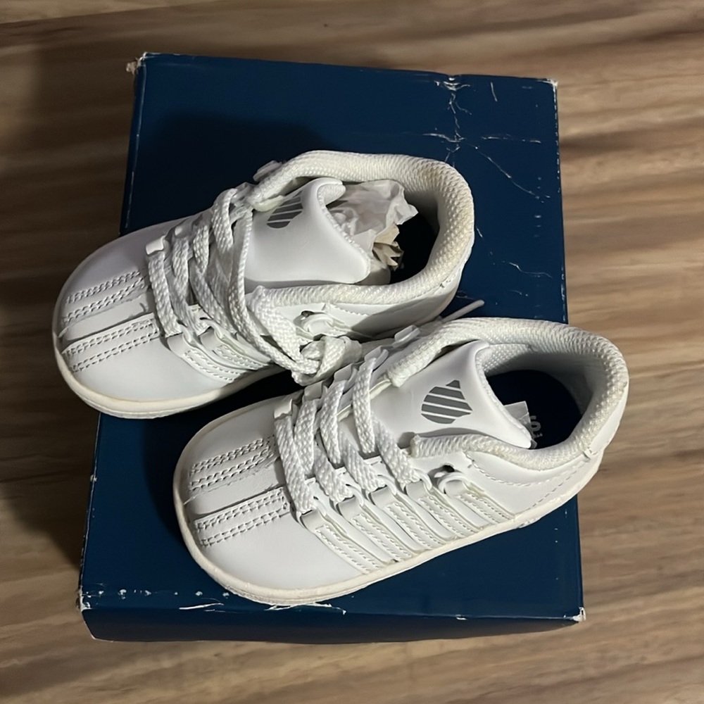 K-Swiss white sneakers - Picture 3 of 5